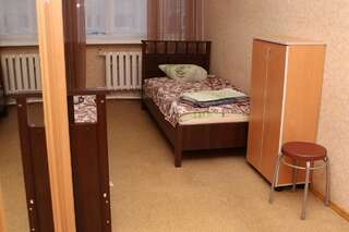 Хостел Северянка Тобольск Односпальная кровать в общем номере для мужчин и женщин-3