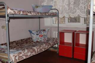 Хостел Северянка Тобольск Спальное место на двухъярусной кровати в общем номере для мужчин и женщин-2