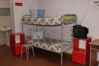 Хостел Северянка Тобольск Спальное место на двухъярусной кровати в общем номере для мужчин и женщин-5