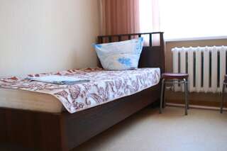 Хостел Северянка Тобольск Односпальная кровать в общем номере для мужчин и женщин-10