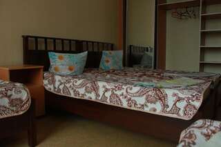 Хостел Северянка Тобольск Односпальная кровать в общем номере с 4 кроватями-2