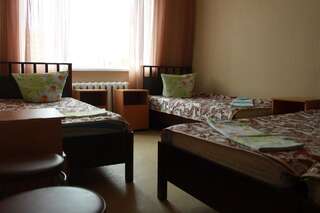 Хостел Северянка Тобольск Односпальная кровать в общем номере с 4 кроватями-3