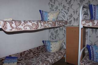 Хостел Северянка Тобольск Спальное место в общем номере для мужчин и женщин с 12 кроватями-4