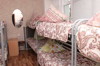 Хостел Северянка Тобольск Спальное место на двухъярусной кровати в общем номере для мужчин и женщин-2