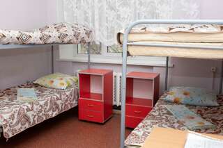 Хостел Северянка Тобольск Кровать в 20-местном общем номере (удобства на этаже)-3